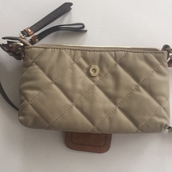 Preowned Guess women,s cross body handbag$38.00 - Picture 8 of 12